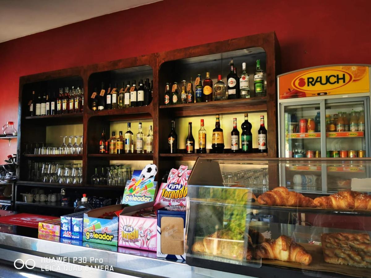 Hotel La Pineta à Albenga Extérieur photo