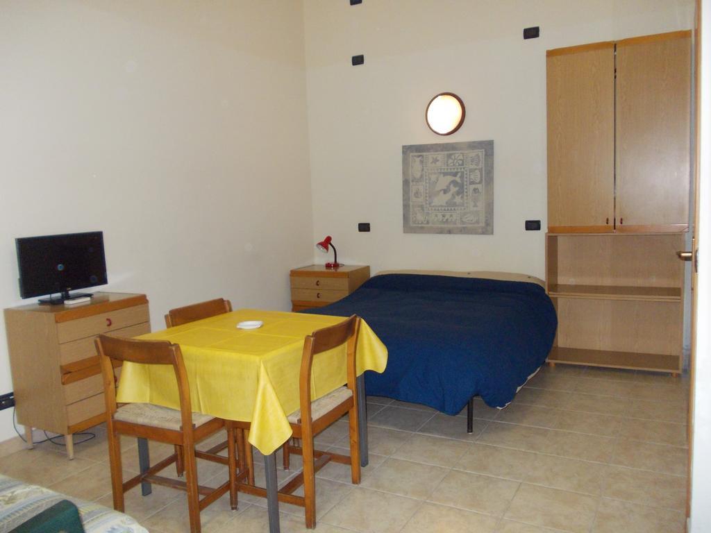 Hotel La Pineta à Albenga Extérieur photo