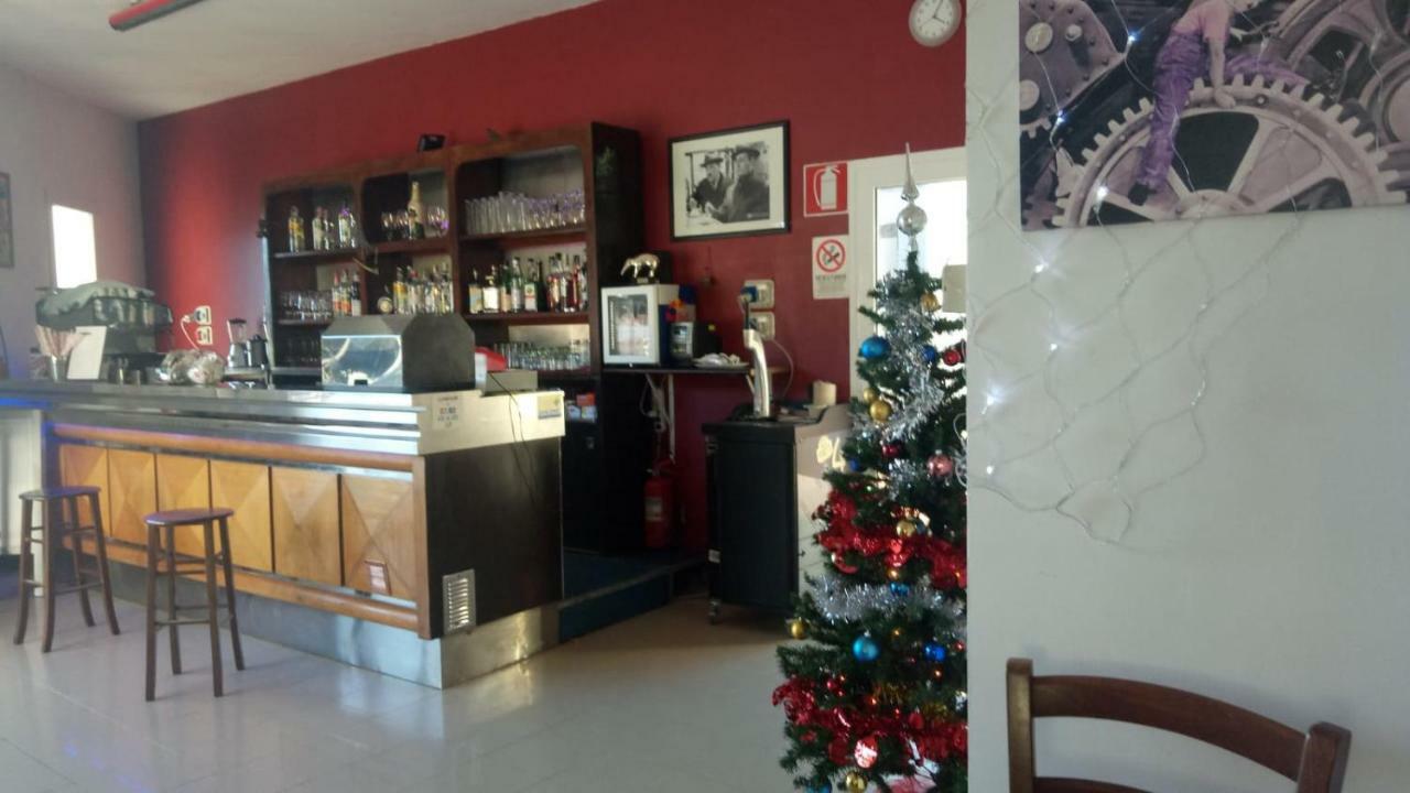 Hotel La Pineta à Albenga Extérieur photo