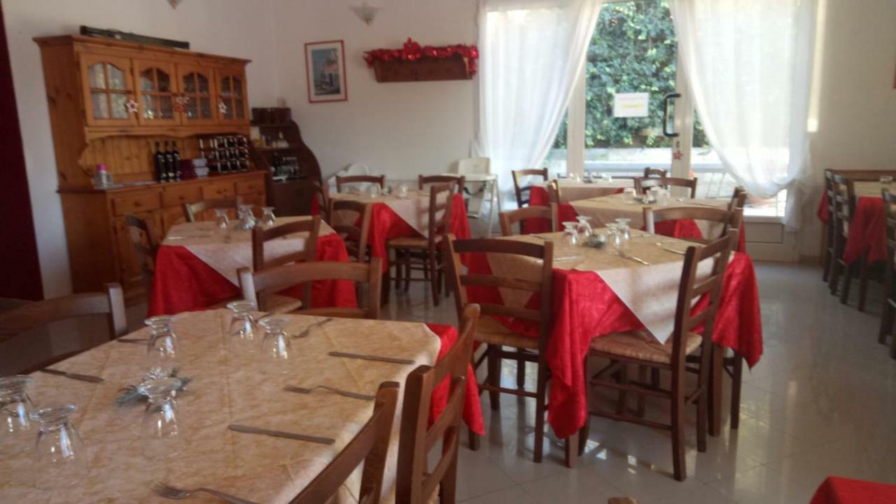 Hotel La Pineta à Albenga Extérieur photo